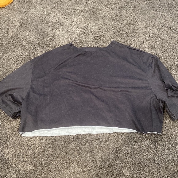 Graphic Crop Top Tee - Picture 4 of 4